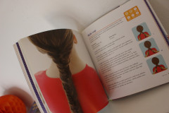 Nejkrásnější dívčí účesy - Cozy Friedman a Sheryl Berk (2)